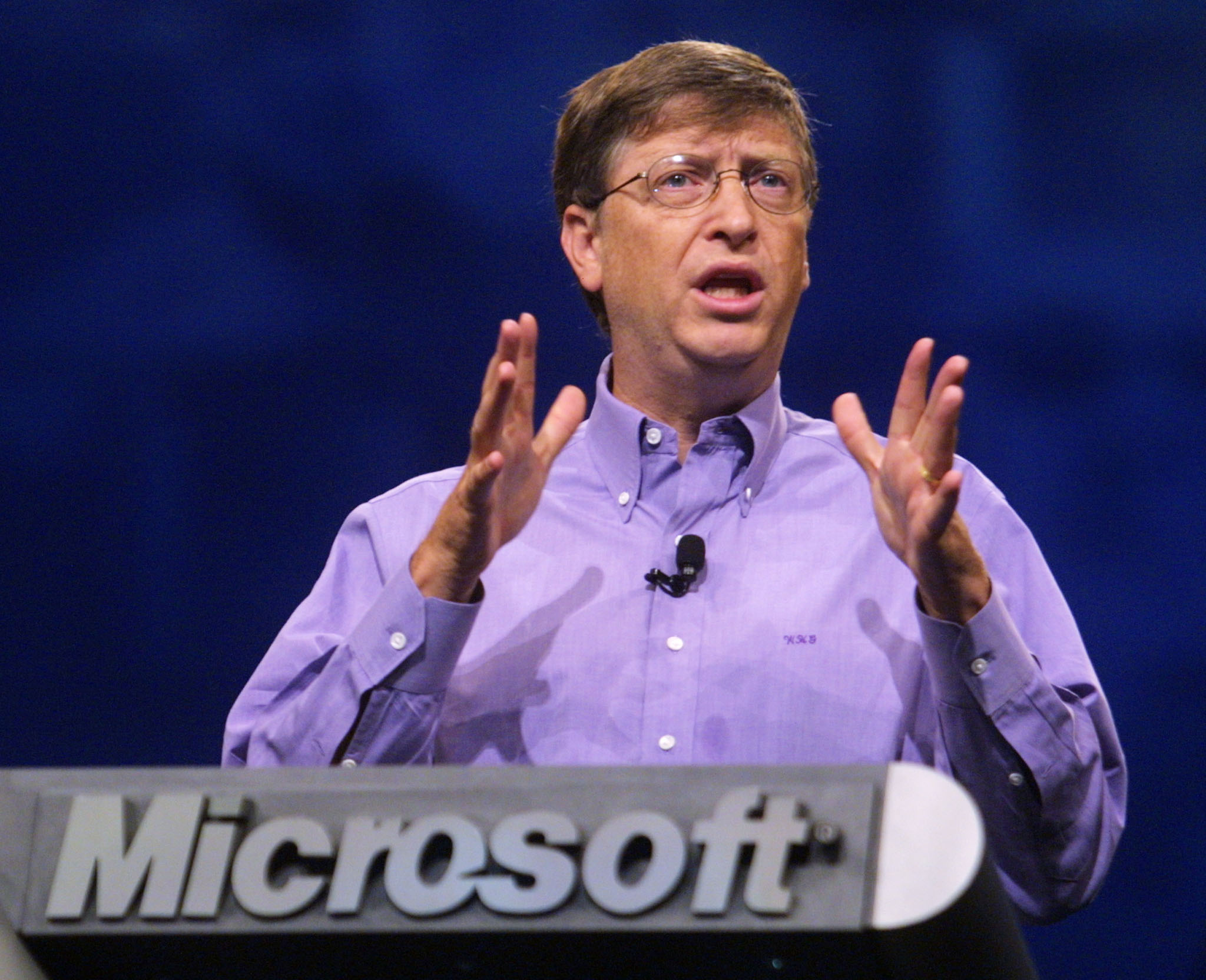 Билл Гейтс раскритиковал компанию Microsoft за отставание от Apple и Google