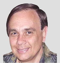 Раймонд Сонейра(Raymond Soneira), представляющий компанию DisplayMate