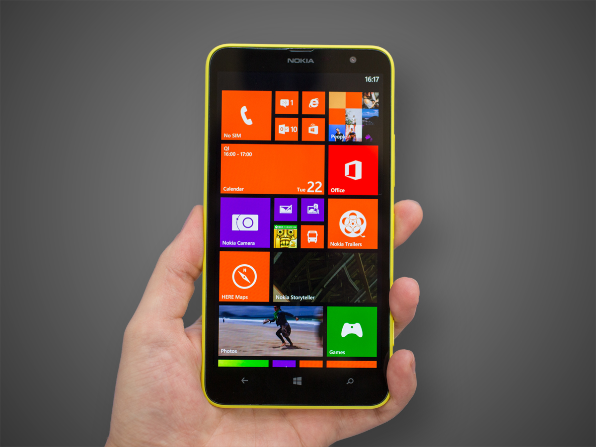Новый смартфон с большим дисплеем Nokia Lumia 1320 поступил в продажу в России